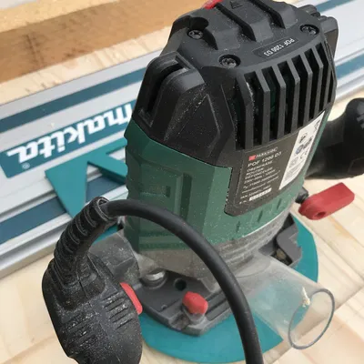 Makita guiderail to Parkside Router