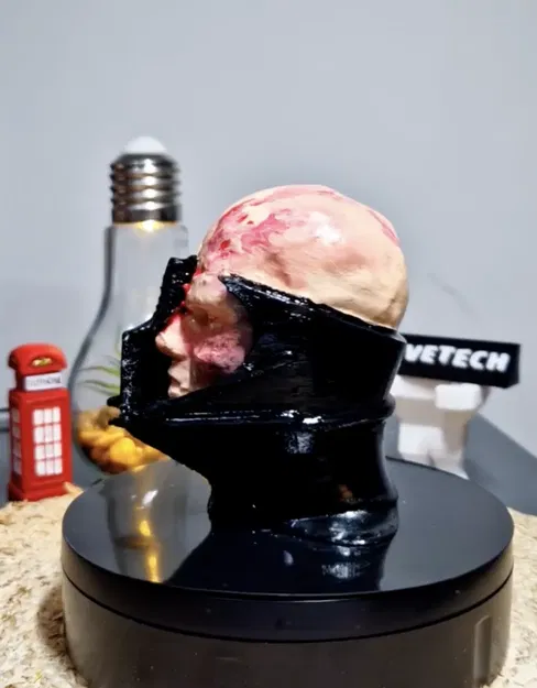 Mô Hình Darth Vader Bị Hư Hại Có Mặt Nạ - Image 2