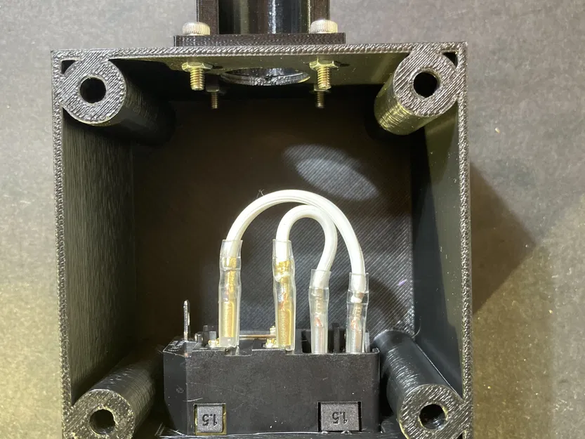 Hộp điện / Ổ cắm IEC 320 C14 - Image 4