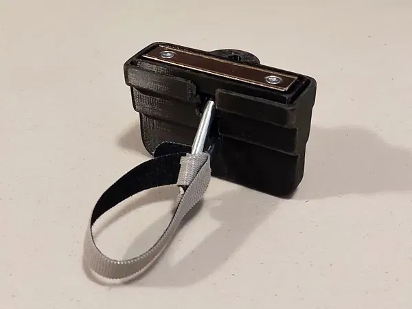 Heavy Duty Magnetic Hanger - Eyelet, with Removal Hand Tool - Image 5