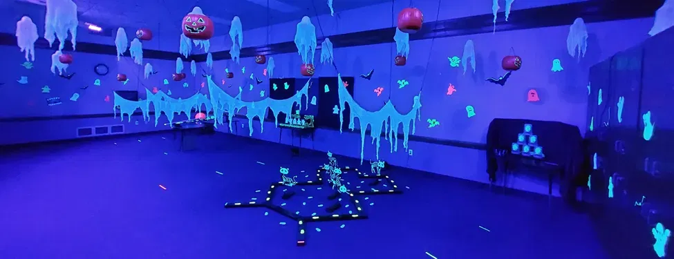 Heavy Duty Magnetic Hanger - Eyelet, with Removal Hand Tool - Image 16