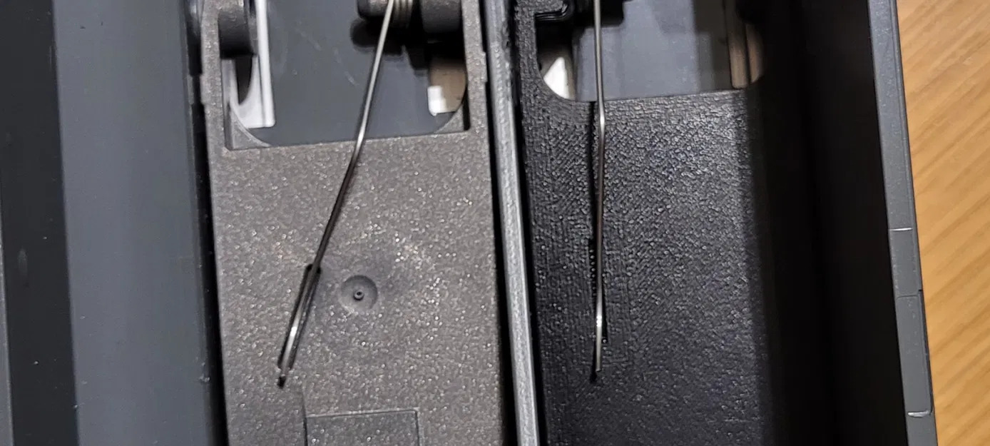 Nút Bấm Nhỏ Hộp Chứa Vệ Sinh Geberit Monolith - Image 2