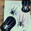 Khuôn nhện xăm hình bằng phun sơn - Thumbnail 2
