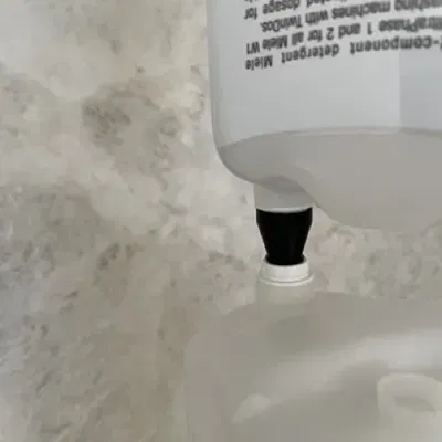 Phễu cho chai nước giặt Miele DOS để sang chiết dung dịch còn sót