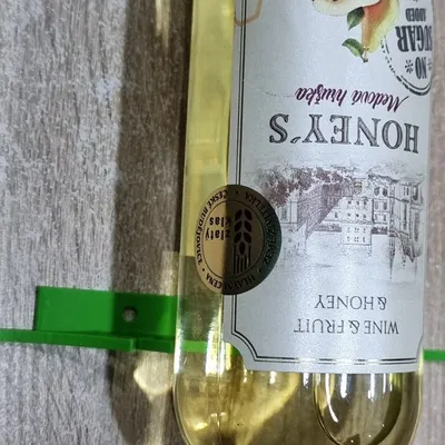 Giá đỡ rượu tiết kiệm không gian có lỗ bắt vít