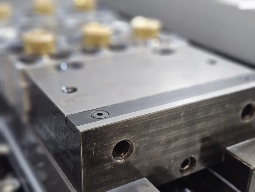 Phần Bịt Lỗ Talon Grip 3 Trục Cho Máy Kẹp Orange Vise - Image 1