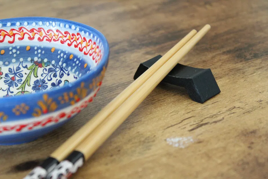 Chặn Đũa/Dụng Cụ Ăn Uống Đơn Giản - Image 1