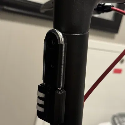 Padlock holder for e-scooter