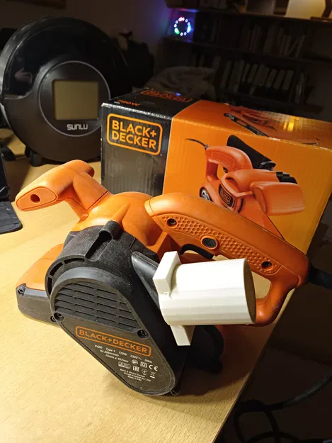 Adapter Hút Bụi Cho Máy Chà Nhám Băng Black & Decker KA86 - Image 1