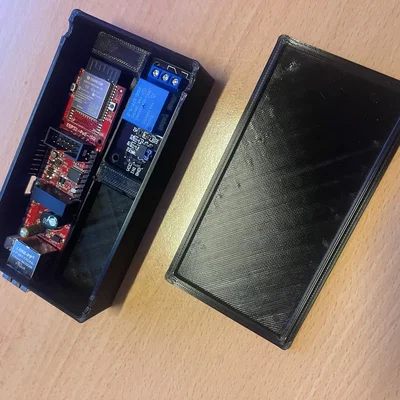 Hộp đựng ESP32 kèm relay