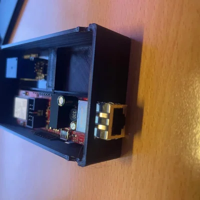 Hộp đựng ESP32 kèm relay