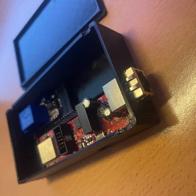 Hộp đựng ESP32 kèm relay