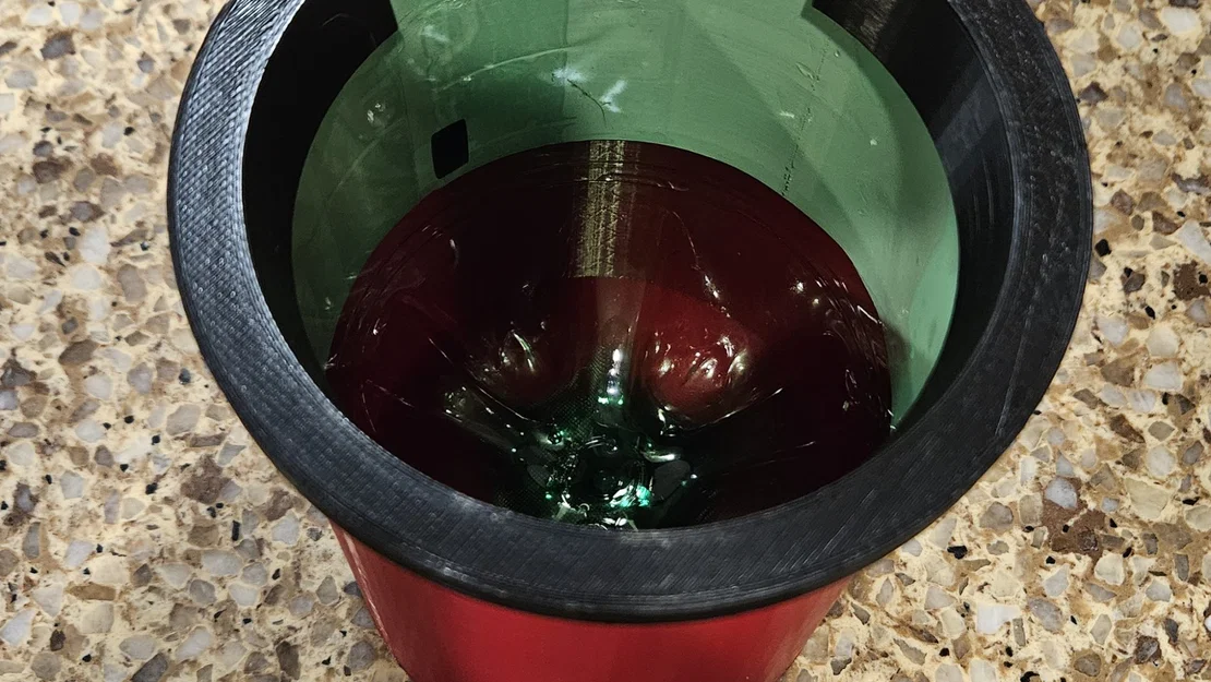 Hand Painting Pail!! Uses 2 Liter Pop/Soda Bottles for Reusable/Disposable Inserts. - Image 6