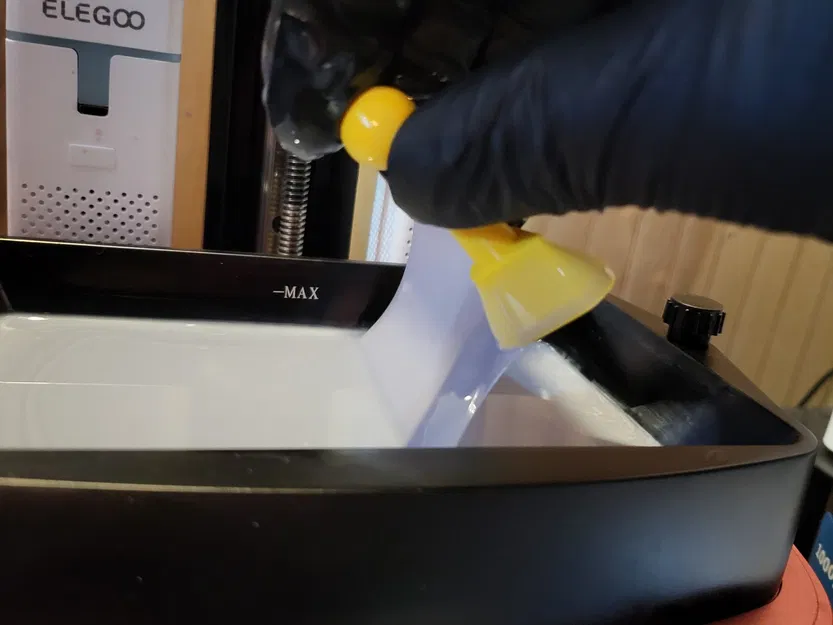 Chốt Vệ Sinh Thùng Nhựa Resin - Image 1