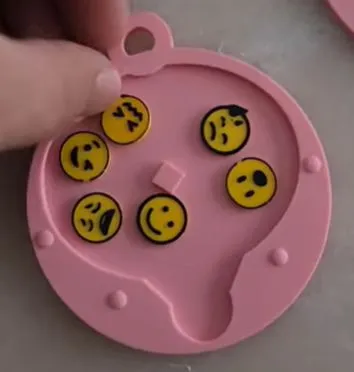 Emoji fortune telling 8 ball - Image 2