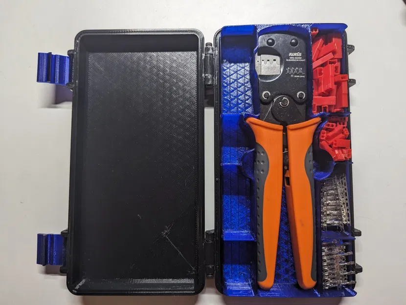 Iwiss IWS3220M Rugged case with 8 storage compartments - Image 1