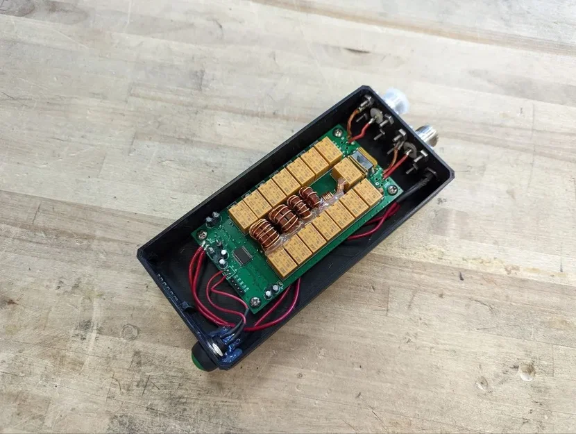 Vỏ ATU-100 Auto Tuner với Đầu nối SO-239 - Image 1