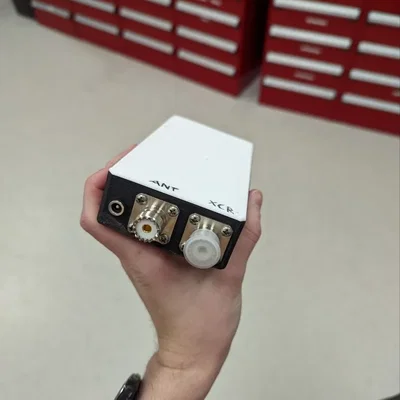 Vỏ ATU-100 Auto Tuner với Đầu nối SO-239