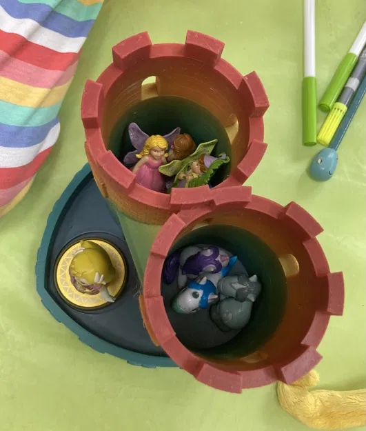 Chưng Bút Lâu Đài Tháp Đôi Có Đế Hình Trái Tim - Image 3