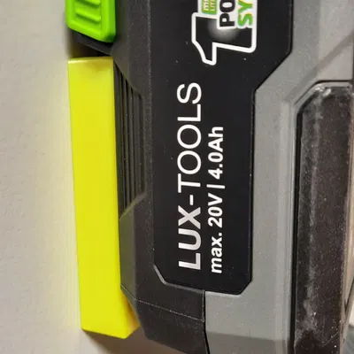 Giá Treo Tường Pin Luxx