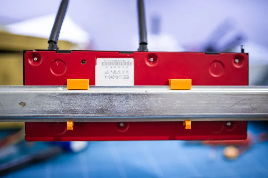 Giá Đỡ Ray DIN Cho Mikrotik RB2011 - Image 8