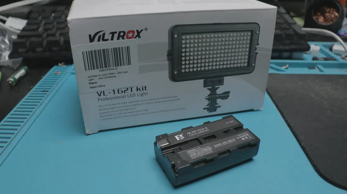 Giá đỡ pin Viltrox VL-162T - Image 2