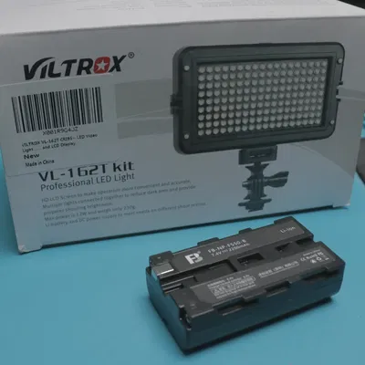 Giá đỡ pin Viltrox VL-162T