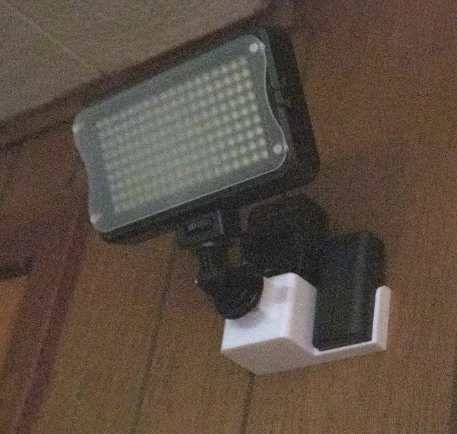 Giá Gắn Sạc Pin Viltrox VL-162T - Image 1