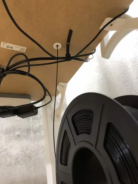 Dẫn dây filament qua bàn IKEA LACK - Image 3