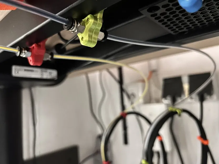 Đầu nối ống PTFE gắn bằng nam châm - Image 1