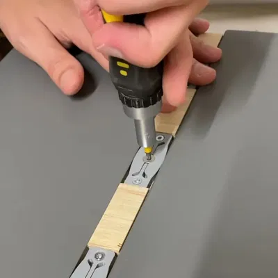 Bộ chèn miter có thể điều chỉnh khe hở bằng không cho máy cưa bàn