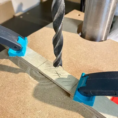 Bộ chèn miter có thể điều chỉnh khe hở bằng không cho máy cưa bàn