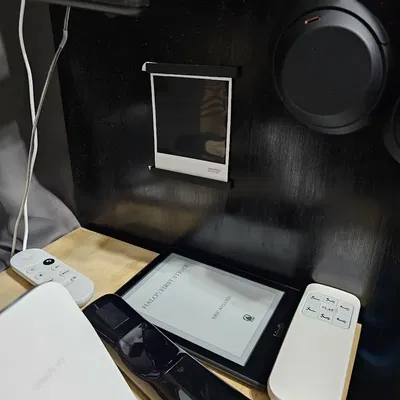 Khung treo tường cho ảnh Polaroid