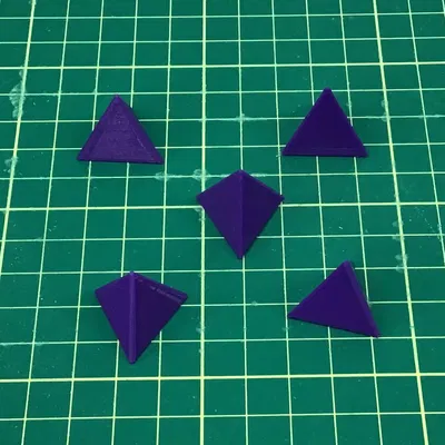 Chân kê đồ sơn tranh