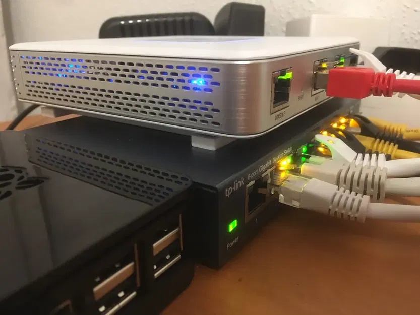 Chân đế Ubiquiti Unifi USG - loại mỏng - Image 1