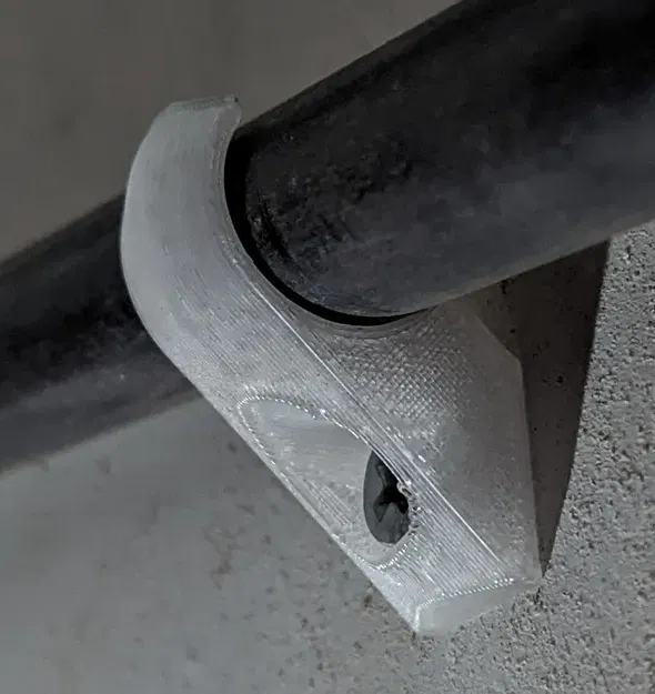 13mm poly pipe clip 90 degree - Image 2