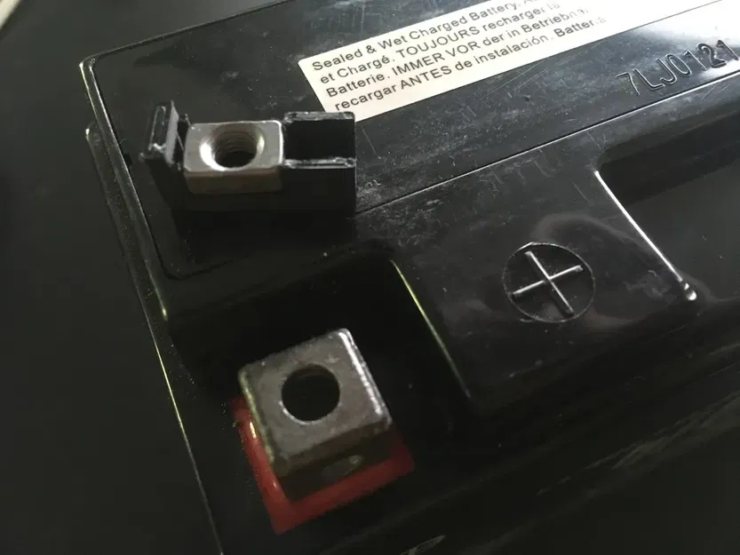 Chỗ Giữ Đai Ốc Vít Bình Ắc Quy Xe Hơi Xe Máy - Image 1