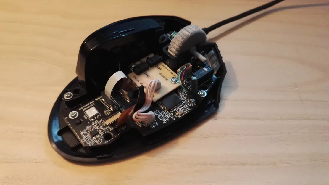 Bánh Xe Cuộn Chuột Corsair Scimitar - Image 2