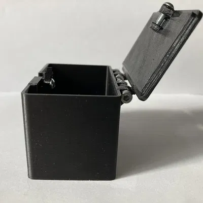 Box with latch lock mechanism