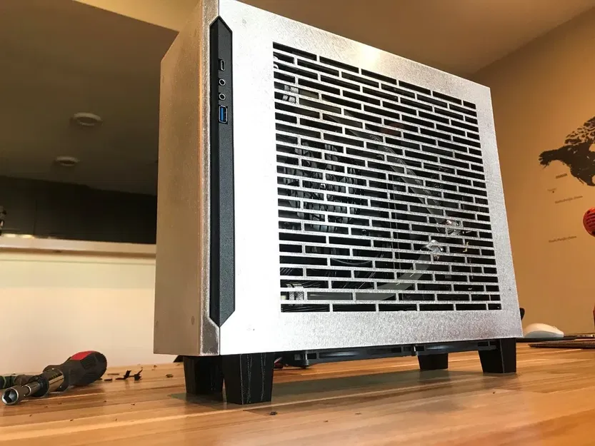 Chân Sliger SM570: Khe hở quạt dày 25mm - Image 1