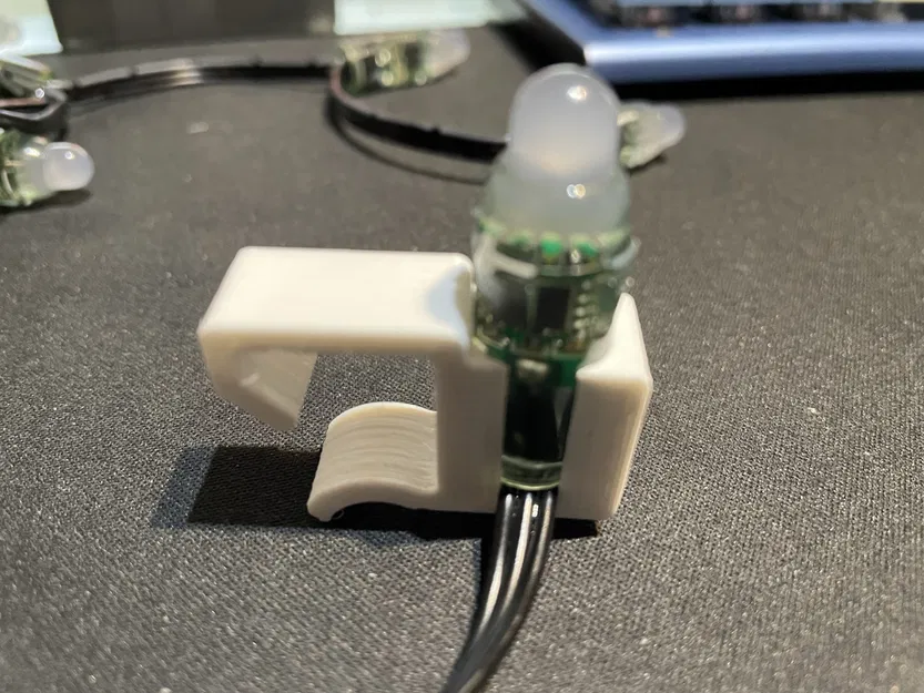 Kẹp Máng Xối Đứng WS2811 - Image 1