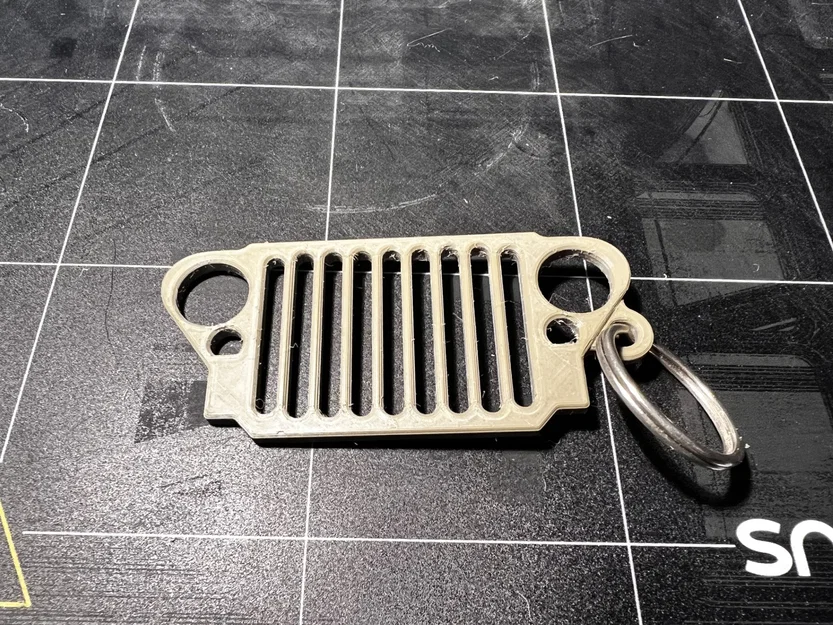 Móc khóa kiểu lưới tản nhiệt Jeep cổ điển - Image 1