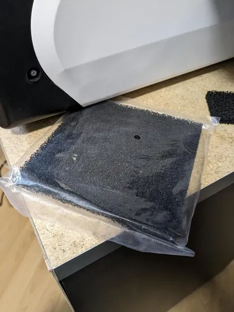 QIDI X-Plus 3 Compact and Easy-to-Use Carbon Filter Mount with Quick-Change Design - Image 5