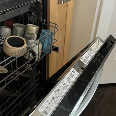 Kẹp Chặn Rổ Trên Máy Rửa Chén