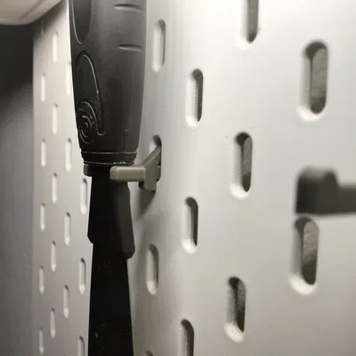 Kệ đựng dao cạo/xẻng Ender cho Bảng Ikea Skådis