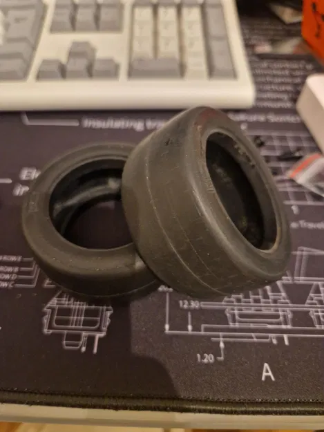 Khung Giữ Giảm Tiếng Ồn Với Bánh Xe RC Kyosho - Image 3