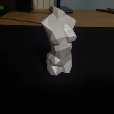 Tượng phụ nữ đẹp Low poly NSFW