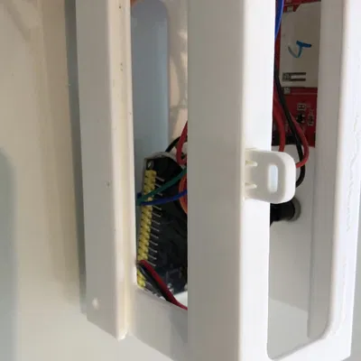 Hộp DIN rail cho màn hình và bo mạch DIY ESP32