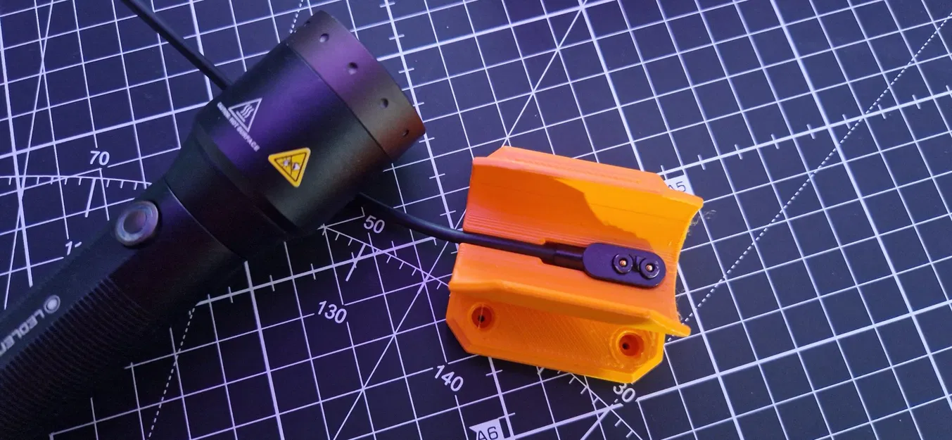 Giá Đỡ / Bến Sạc Cho Đèn Pin Ledlenser P6R Core - Image 2