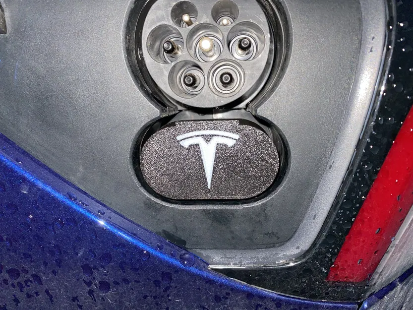 Nắp che cổng sạc CCS cho xe Tesla - Image 1